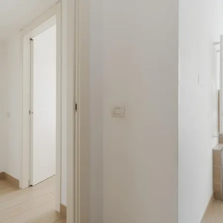 Guesthost - Stylish In Porta Romana Apartmán